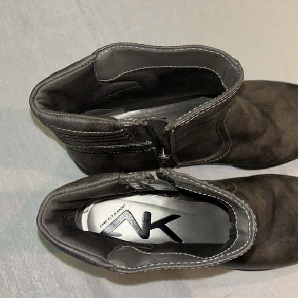 Anne Klein Sport Taupe Aklanette Booties Zip w/ Buckle Size 8 Like new condition - Picture 9 of 14